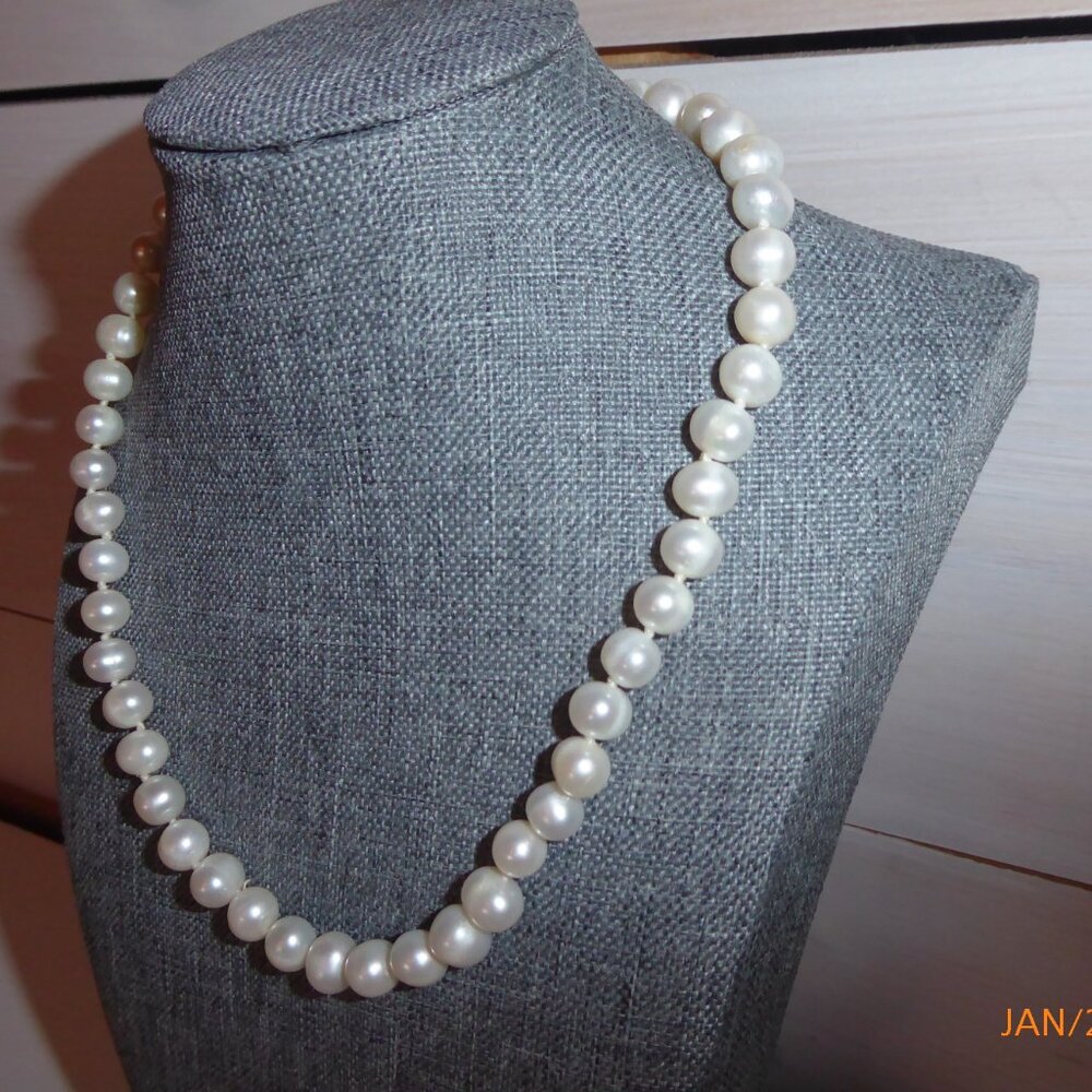 Freshwater Pearl Necklace- 17 Inches. 8 mm - Picture 7 of 8